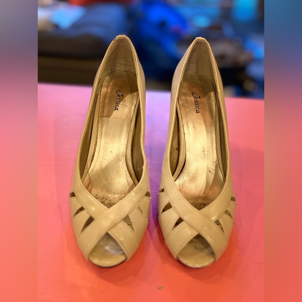Vintage, Jessica, Women's, Peep Toe, Pin UP Style, Heels in Nude, Sz 9